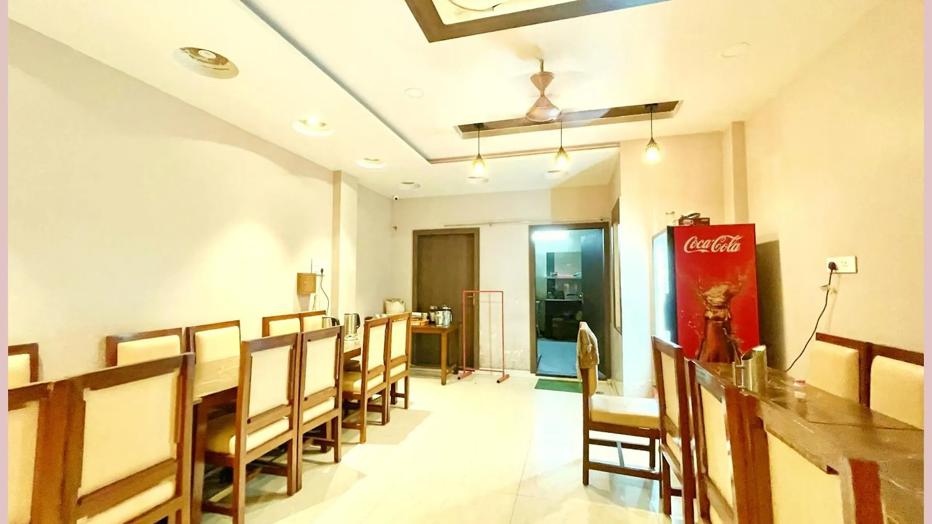 ****  Vns - Hotel Ndp ! Palace - Warm Hospitality & Comfortable Room In Varanasi - Near Kashi Vishwanath Temple - Best Hotel In Váránasí Indie